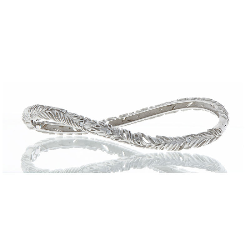 Forevermark Devotion Cut Diamond Curved Bracelet 