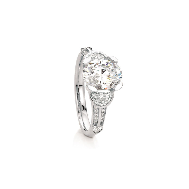 Maevona Glasgow Three-Stone Diamond Enagement Ring