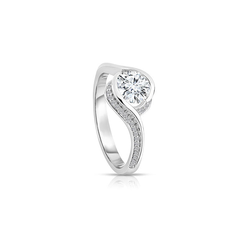 Maevona Moray Round Brilliant Diamond Engagement Ring